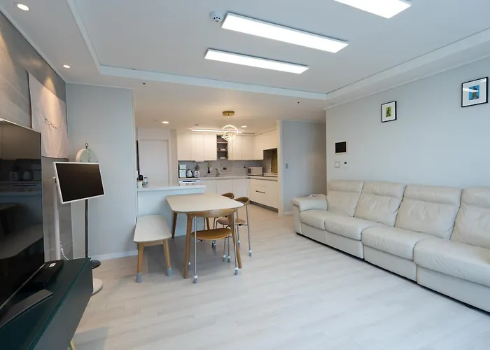 최고주거지역3min 150m To The Haeundae Newly Opened Brand-new 4* Пусан
