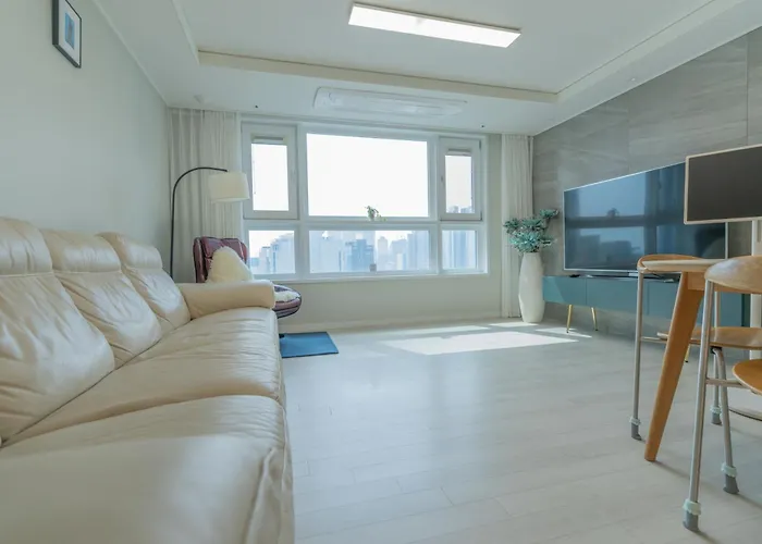 Отель типа "постель и завтрак" 최고주거지역3min 150m To The Haeundae Newly Opened Brand-new