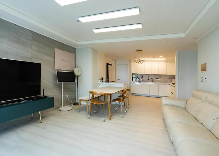 Отель типа "постель и завтрак" 최고주거지역3min 150m To The Haeundae Newly Opened Brand-new 4*