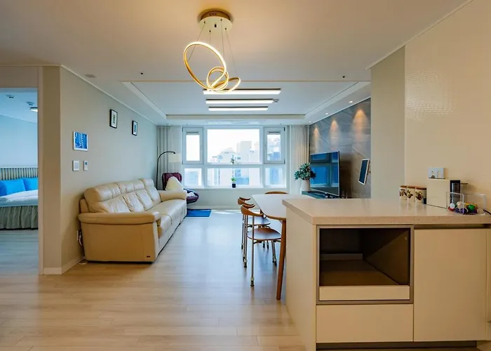 Отель типа "постель и завтрак" 최고주거지역3min 150m To The Haeundae Newly Opened Brand-new 4*