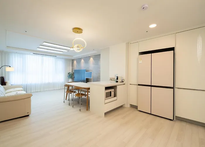 Отель типа "постель и завтрак" 최고주거지역3min 150m To The Haeundae Newly Opened Brand-new 4*