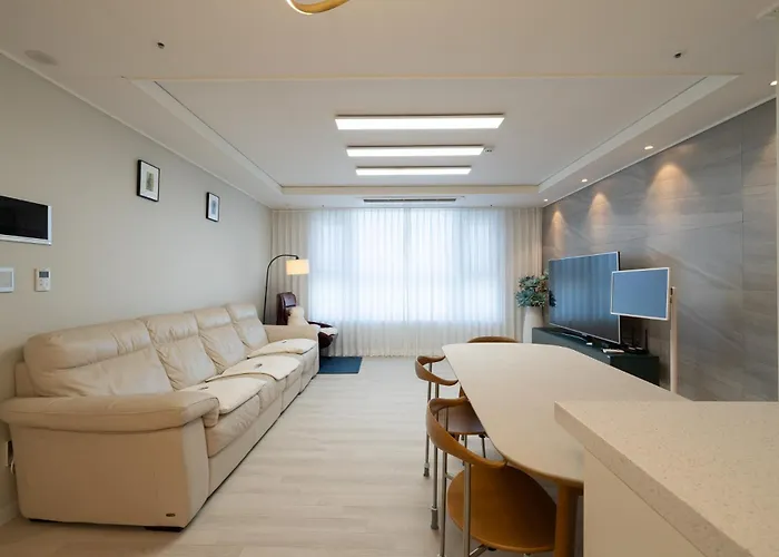 Отель типа "постель и завтрак" 최고주거지역3min 150m To The Haeundae Newly Opened Brand-new
