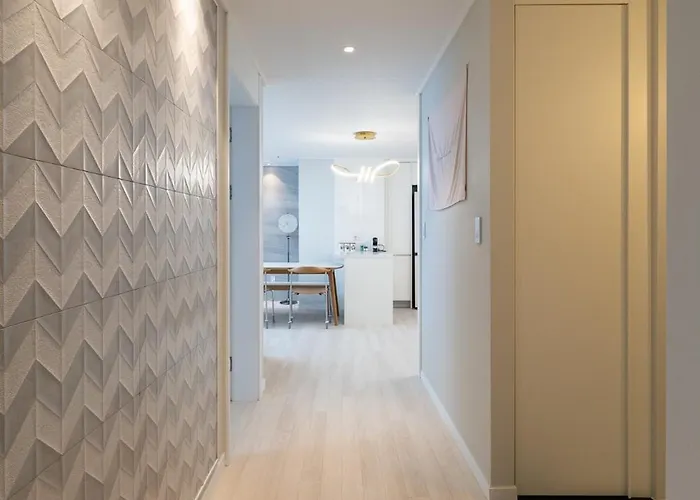 Отель типа "постель и завтрак" 최고주거지역3min 150m To The Haeundae Newly Opened Brand-new Пусан