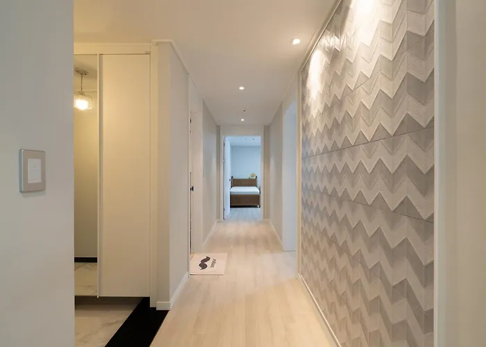 Отель типа "постель и завтрак" 최고주거지역3min 150m To The Haeundae Newly Opened Brand-new